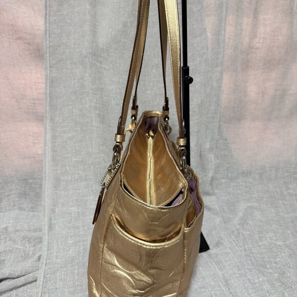 Coach Gold Tote Bag with Silk Lavender Interior โจ๐ - Picture 4 of 16